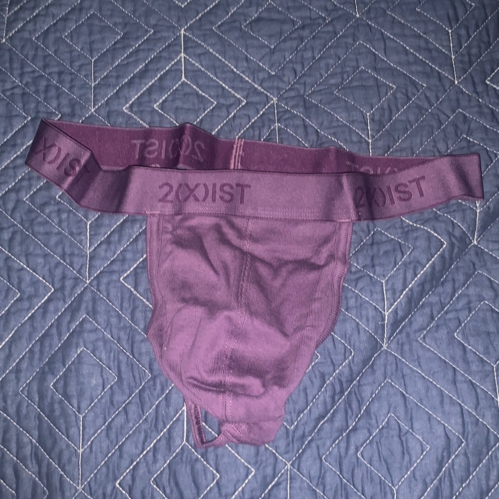2xist y-back thong men’s size medium - purple